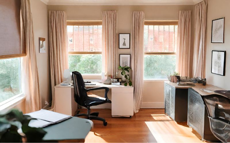 De rol van gordijnen in het optimaliseren van werkruimtes aan huis