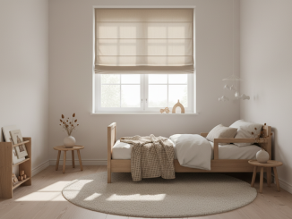 Kindvriendelijke raamdecoratie zonder koorden in een moderne kinderkamer