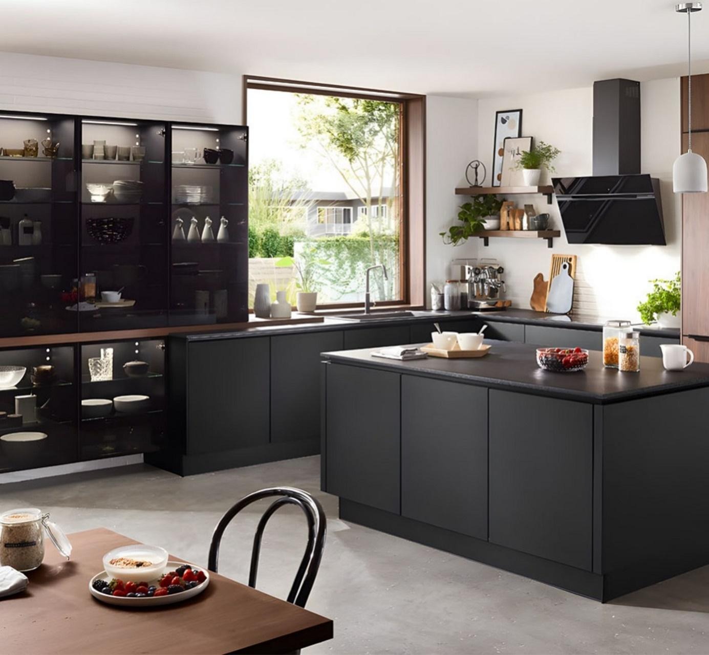 Raamdecoratie in een keuken opmaat: Functioneel, stijlvol en perfect afgestemd