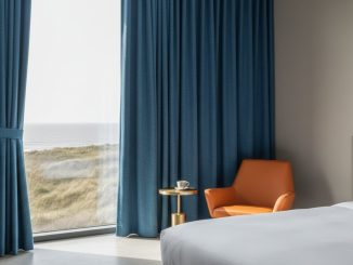 Raamdecoratie Trends 2026: De Ultieme Gids voor Luxe Project- en Hotelgordijnen