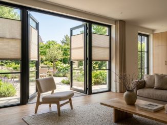 Plissegordijnen, zonder boren, magneetstrip, openslaande deuren