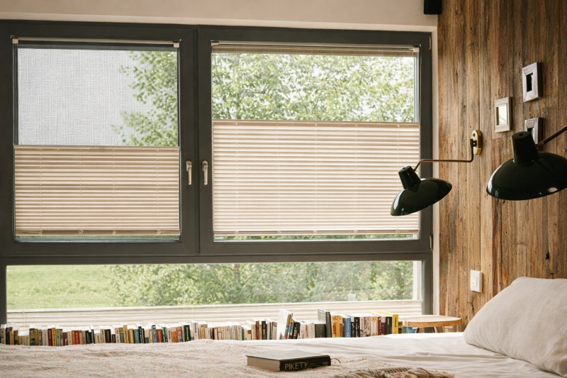 Aluminium jaloezieen met een inzethor