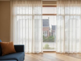 Welke raamdecoratie past bij beige muren? Kleur- en materiaaladvies voor een warm interieur