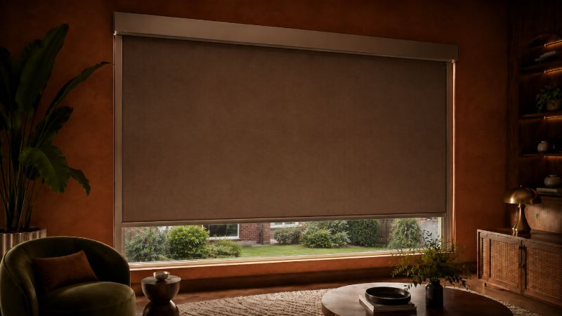 Rolgordijn Met Zijgeleiding En Casette Warmtewerend